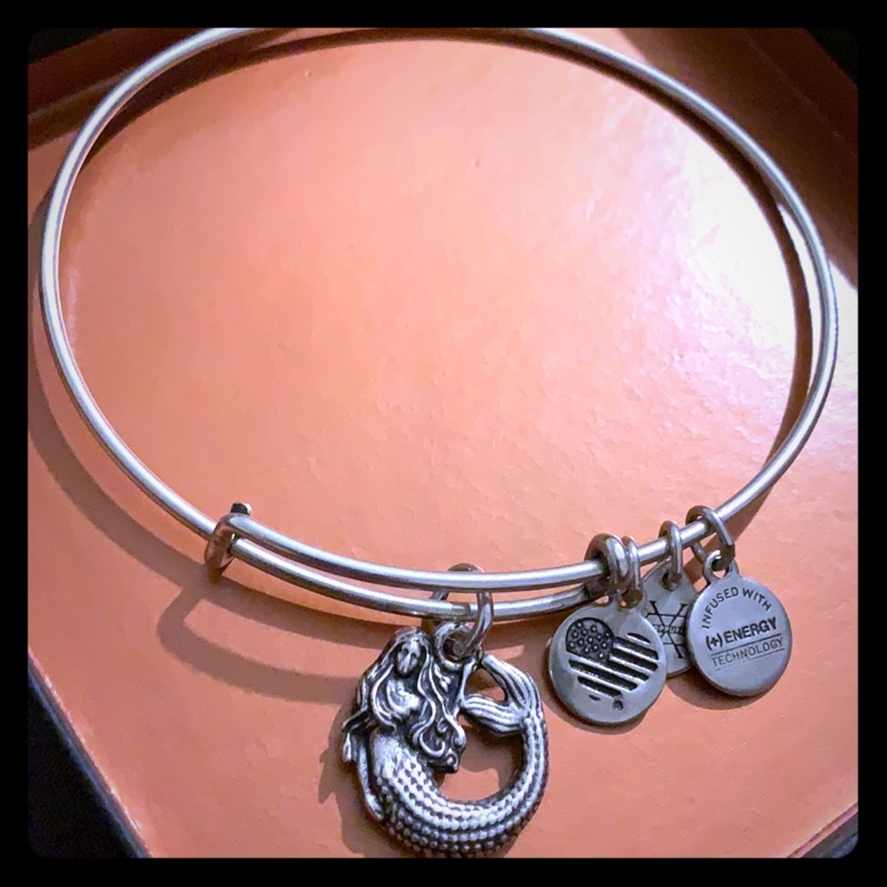 Alex and Ani 💙💦🧜🏻‍♀️mermaid bracelet